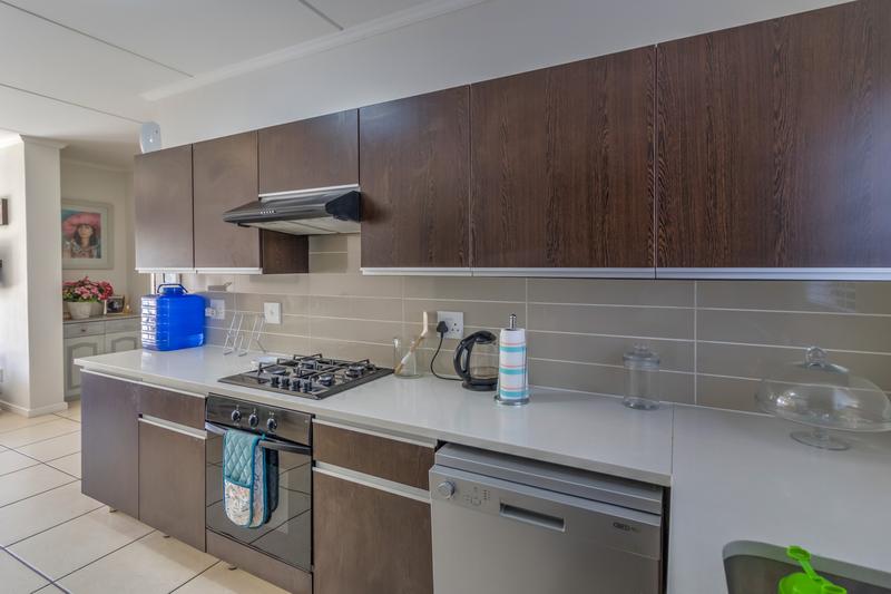 To Let 3 Bedroom Property for Rent in Somerset West Western Cape